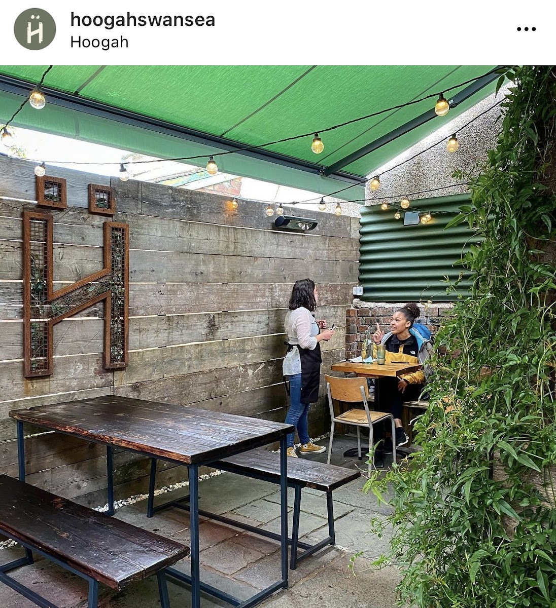 Hoogah Cafe, Bar Kitchen